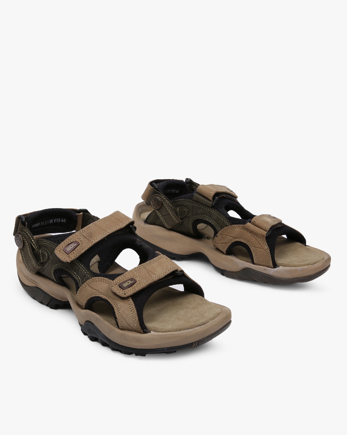 ajio woodland sandals