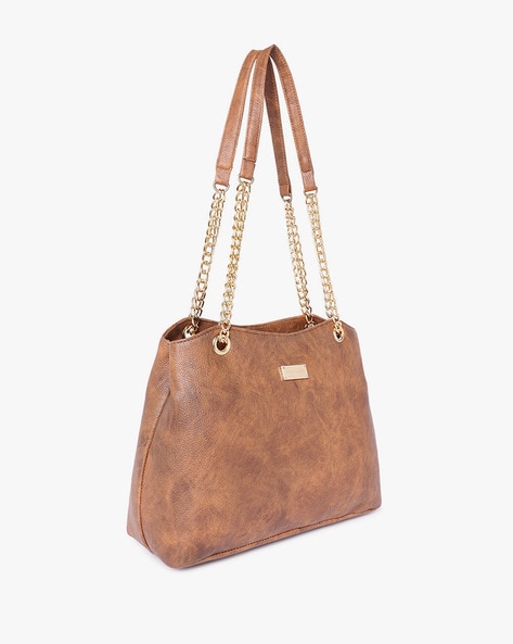 Claire Hobo, Tan