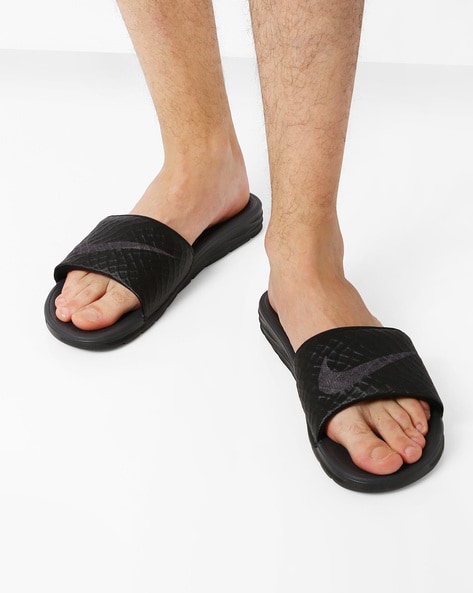 nike benassi solarsoft slippers
