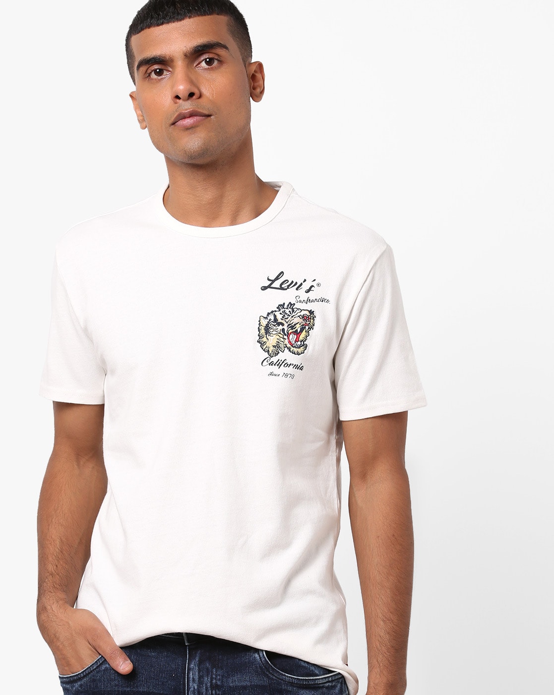 Buy White Tshirts for Men by LEVIS Online 