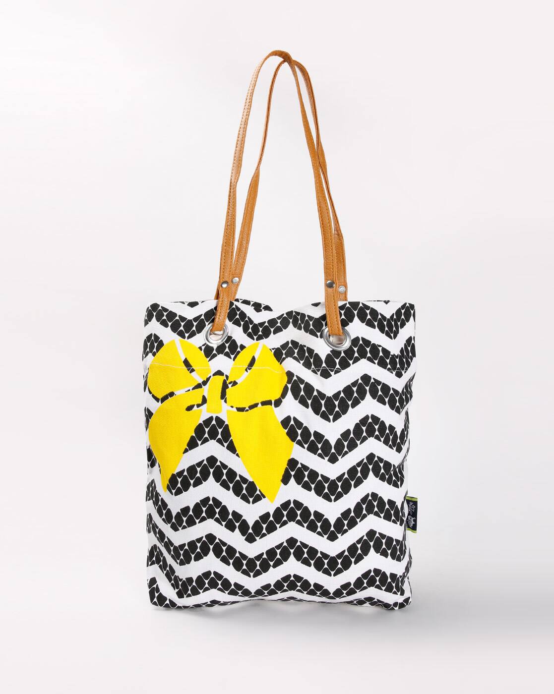 White Black Handbags For Women By Kanvas Katha Online Ajio Handbags For Women By Kanvas Katha