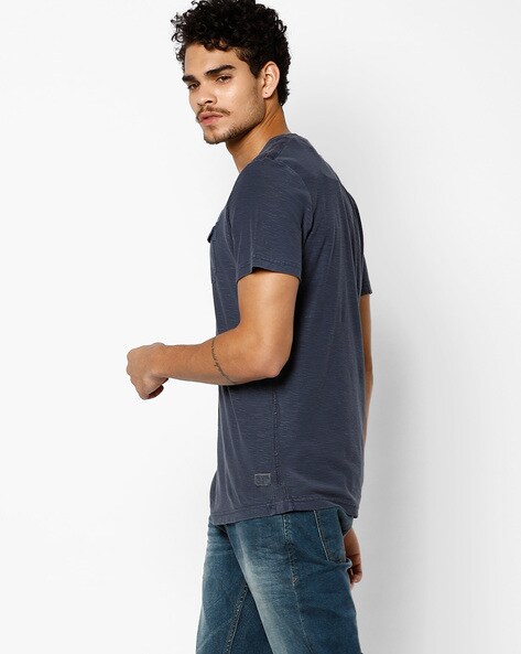 Marque  TOM TAILORTOM TAILOR Henley with Pocket T-Shirt Homme 