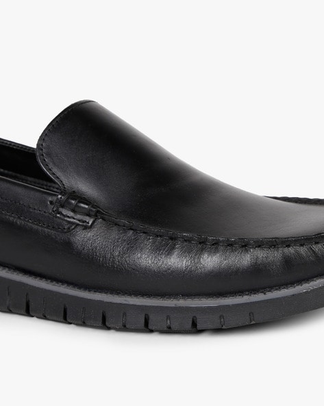 Red tape best sale loafers online sale