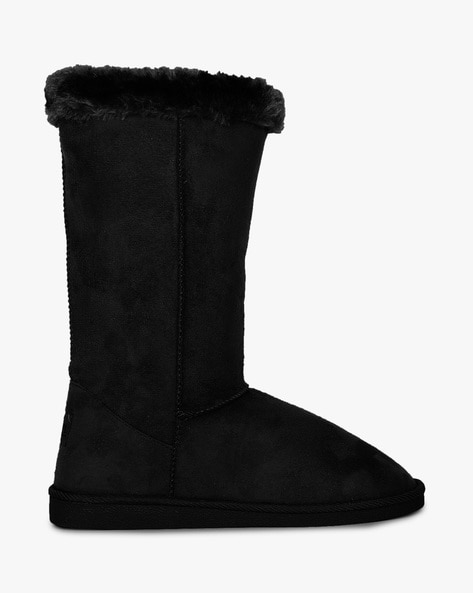 flat boots with fur trim