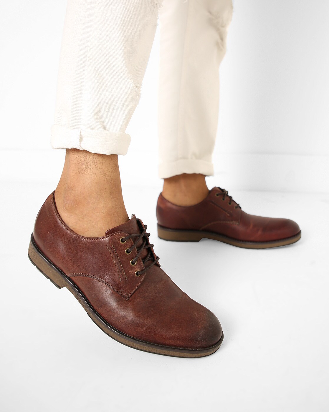 Clarks store maroon shoes