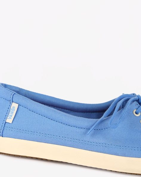 Rata Lo Textured Casual Shoes