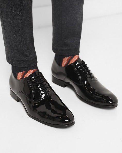 plain black formal shoes