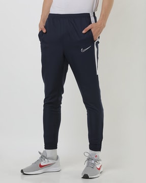 nike slim fit joggers grey