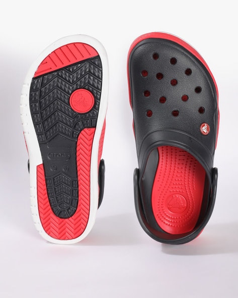 crocs tatacliq