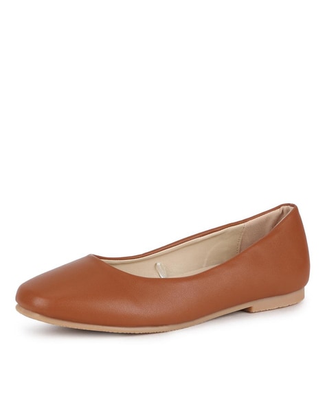 brown flat pumps