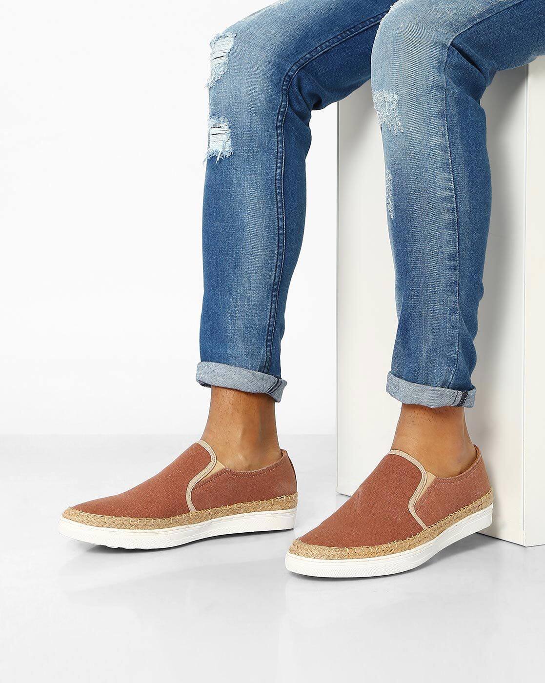 ajio canvas shoes