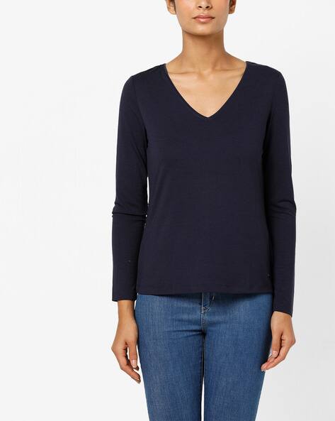 Black Tshirts for Women by Vero Moda 