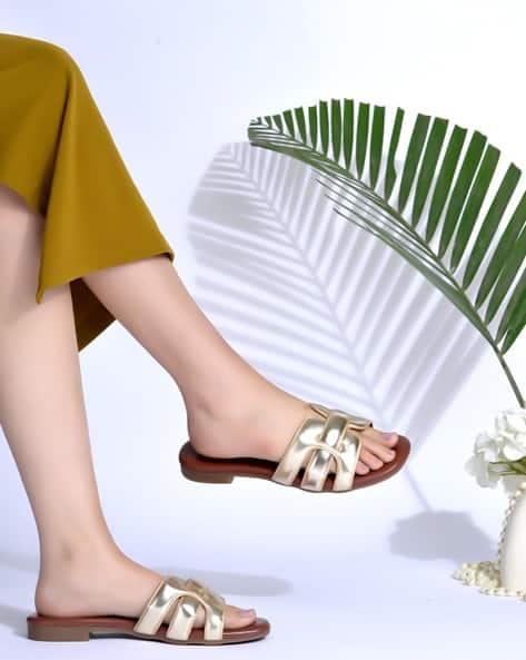 Women Flat Sandals with Synthetic Upper