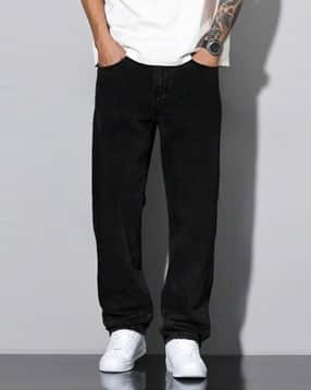 Men Straight Fit Jeans with 5-Pocket Styling 