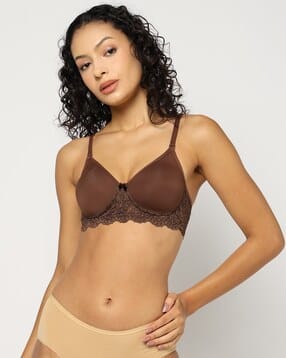 Women Lightly Padded Non-Wired Moulded Bra
