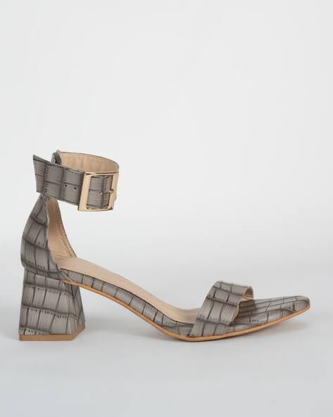 SCENTRA Women Checked Chunky Heeled Sandals