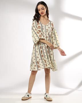 dnmx Women Floral Print V-Neck Tiered Tunic-picture-37