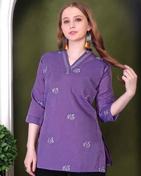 Women Embroidered Stright Tunic