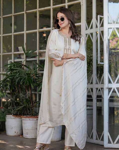 Nyrika Women Embellished Straight Kurta Suit Set