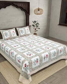 Floral Print Double Bedsheet With 2 Pillow Covers-image-43