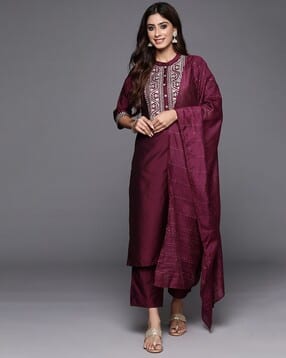 gerua by libas Women Embroidery Straight Kurta Set-picture-20