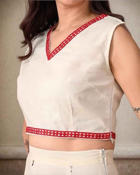 SVARAA Women Relaxed Fit Embroidery Top
