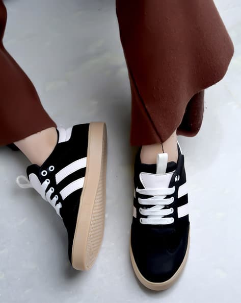 Girls Mid-Top Lace-Up Running Sneakers