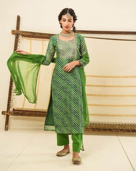 GOSRIKI Women Embroidered Straight Kurta Suit Set