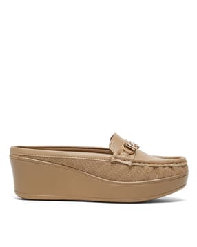 flat n heels Women Mocassins with Metal Accent-picture-0