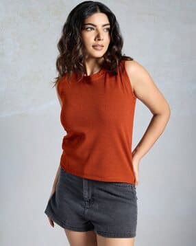 leia Women Slim Fit Round-Neck Top-picture-11