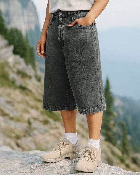 Buy BEWAKOOF Men Washed Baggy Fit Shorts Online | Ajio.com