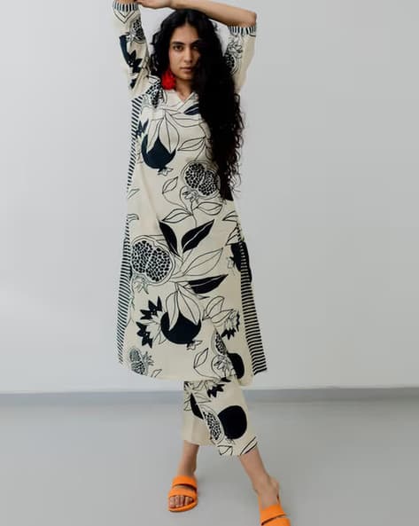 ANNI DESIGNER Women Floral Print A-Line Kurta Set