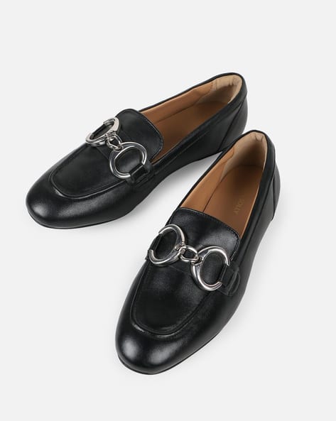 ALLEN SOLLY Women Round-Toe Slip-On Shoes with Metal Accent