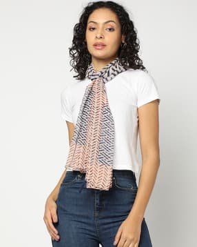 Women Striped Scarf with Tassels