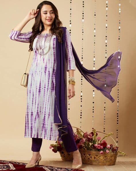 AAGHNYA FASHION Women Floral Straight Kurta Set