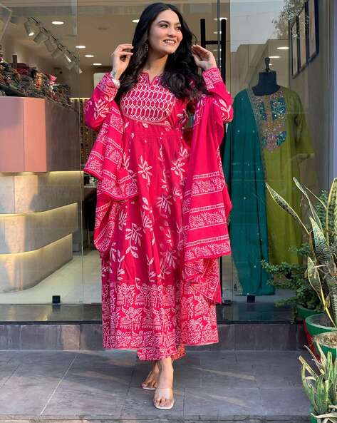GOSRIKI Women Floral Anarkali Kurta Suit Set