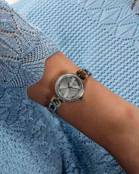 GUESS Women Analogue Watch with Stainless Steel Strap-GW0656L1