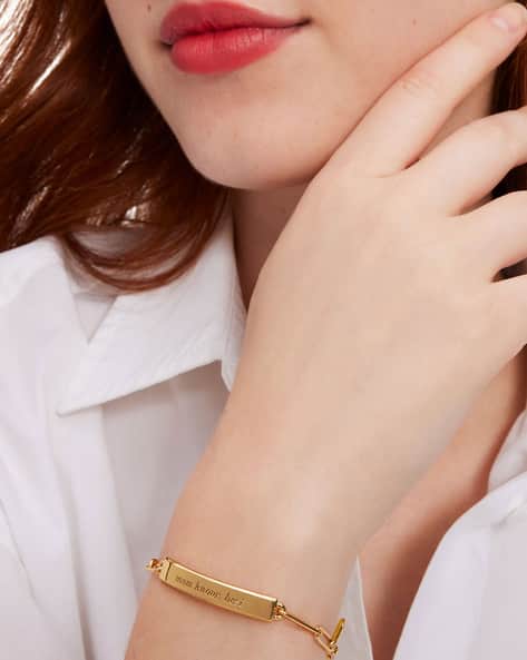 Mom Knows Best Idiom ID Bracelet