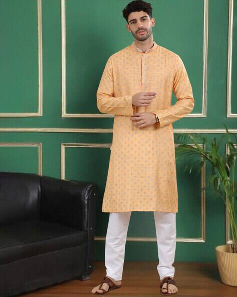 TATTVA Men Embroidered Regular Fit Long Kurta with Mandarin Collar