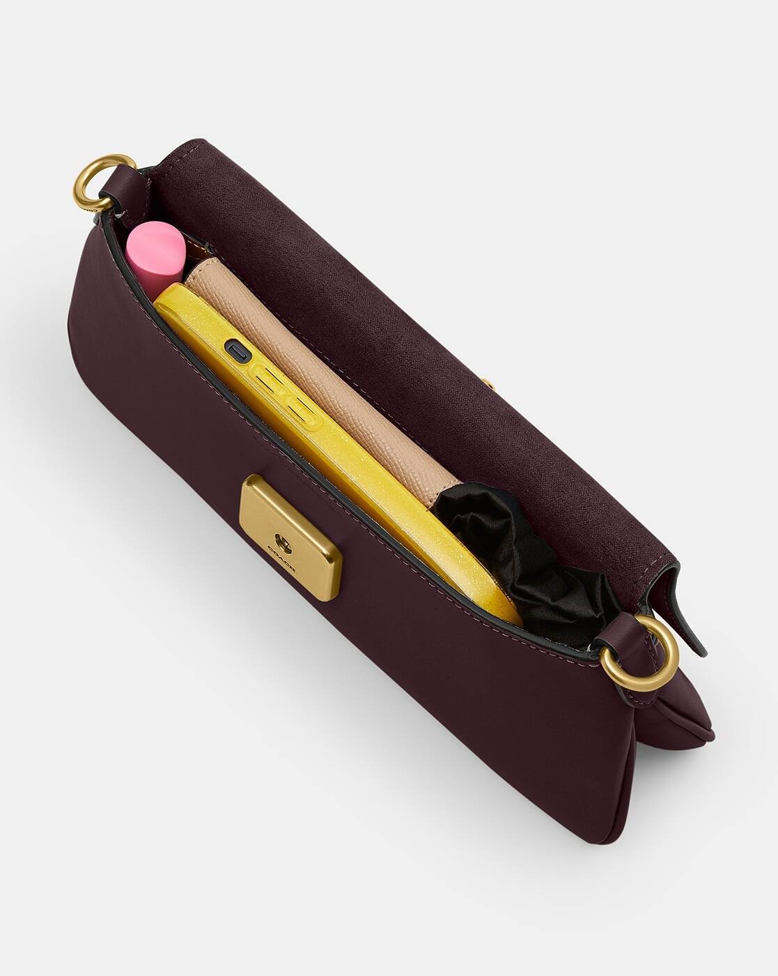 ショルダーバッグ COACH  leather shoulder bag COACH® HR | Chelsea Shoulder Bag 30 | Bags | Coach