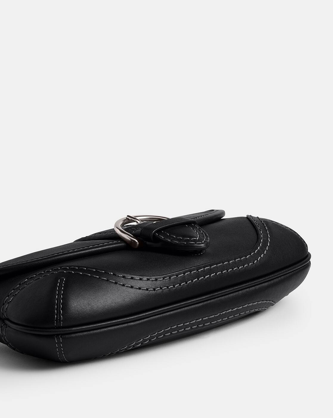 Buy Coach Soho 25 Small Shoulder Bag | Black Color Women | AJIO LUXE