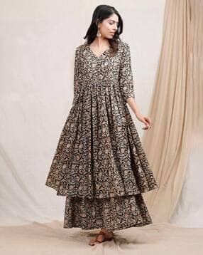 svaraa Women Floral Print Anarkali Kurta Set-picture-10