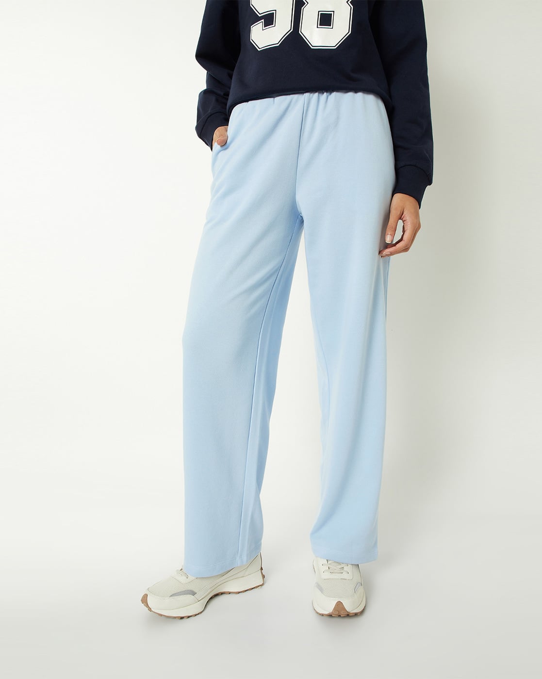 -1117Wx1400H-702214176-blue-