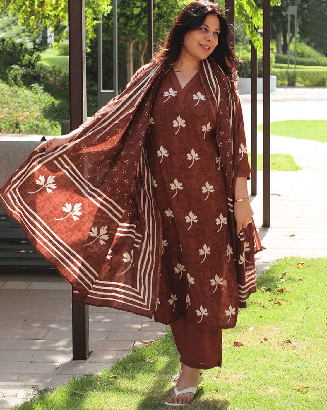 Women Leaf Print Straight Kurta Suit Set
