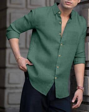 Men Regular Fit Shirt with Spread Collar