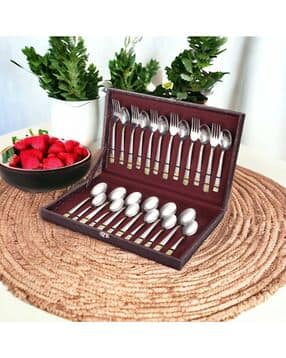 24 Pcs Cutlery Set with Leatheratte Box-image-29