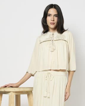 Women Floral Print Shrug with Front Tie-Up