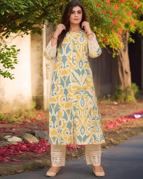 GOSRIKI Women Ikat Straight Kurta Set