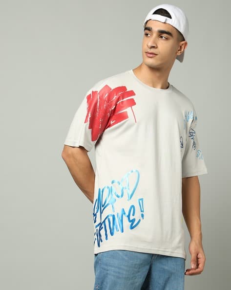 UNITED COLORS OF BENETTON Men Typographic Print Boxy Fit Crew-Neck T-Shirt