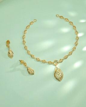 Women Gold-Plated Classic Necklace with Earrings